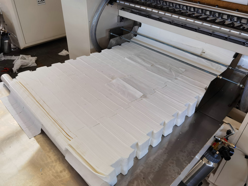 facial tissue cutting machine