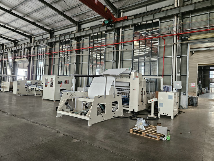 bottom pull facial tissue folding machine