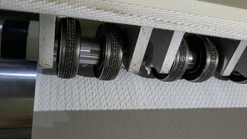 edge embossing facial tissue